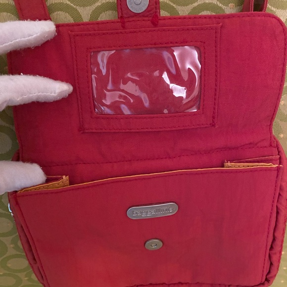 Red nylon Baggalini crossbody bag - Picture 5 of 10